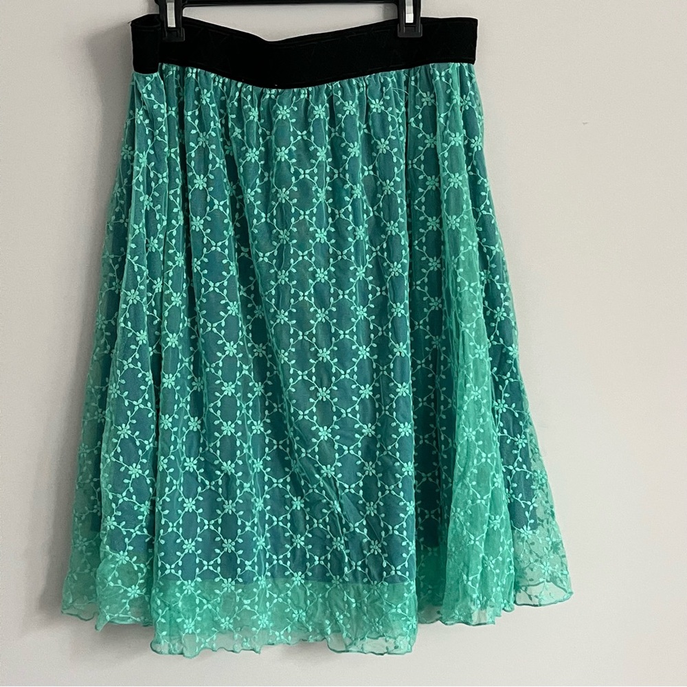 LuLaRoe Lola Mint Green Floral Lace Midi Knee Length Skirt - Picture 2 of 4